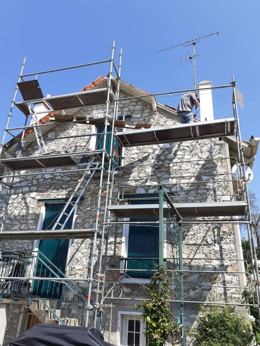 WhatsApp Image 2024 06 18 a 09.59.47 40df022c | Toiture Net 77 | Votre spécialiste de la couverture de toit 77 et de la rénovation 77 en Seine-et-Marne