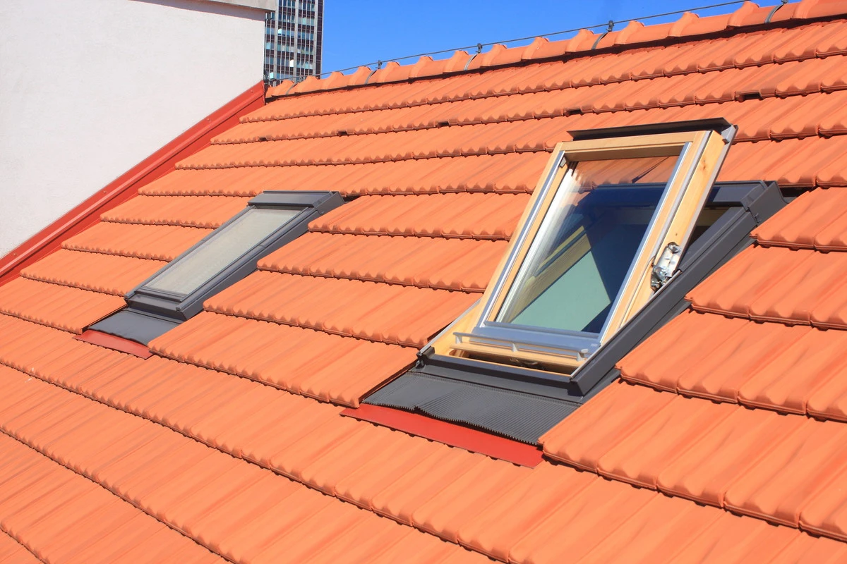 La fenetre de toit | Toiture Net 77 | Votre spécialiste de la couverture de toit 77 et de la rénovation 77 en Seine-et-Marne